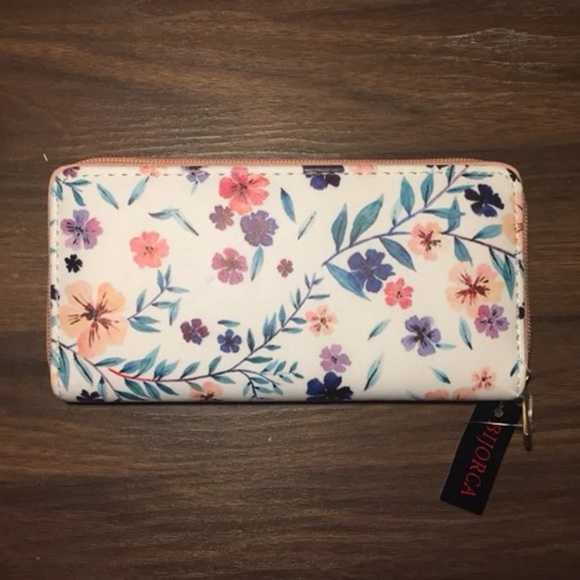 Flowered Wallet - Picture 2 of 6